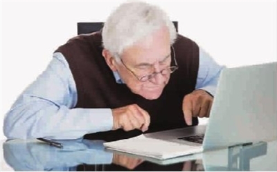 戴傳統(tǒng)老花鏡看遠一片模糊，老花鏡怎么配？