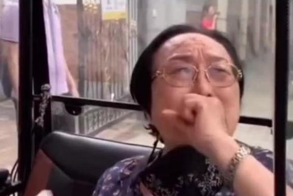 老花鏡不能隨意佩戴，按照年齡度數(shù)購買不準(zhǔn)確