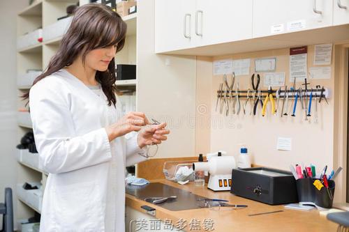 美麗島多焦鏡什么要定期到店保養(yǎng)？