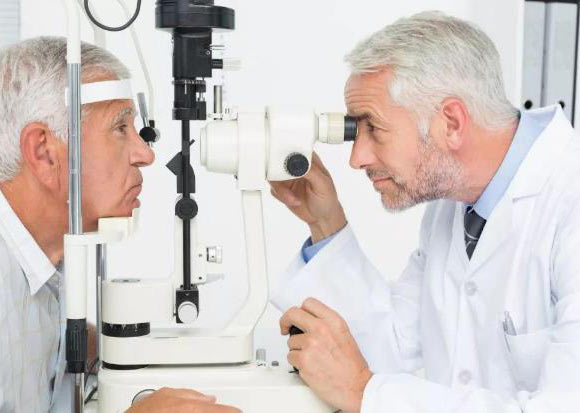 怎么佩戴老花鏡？驗(yàn)光 品牌 質(zhì)量 保養(yǎng)一個(gè)都不能少